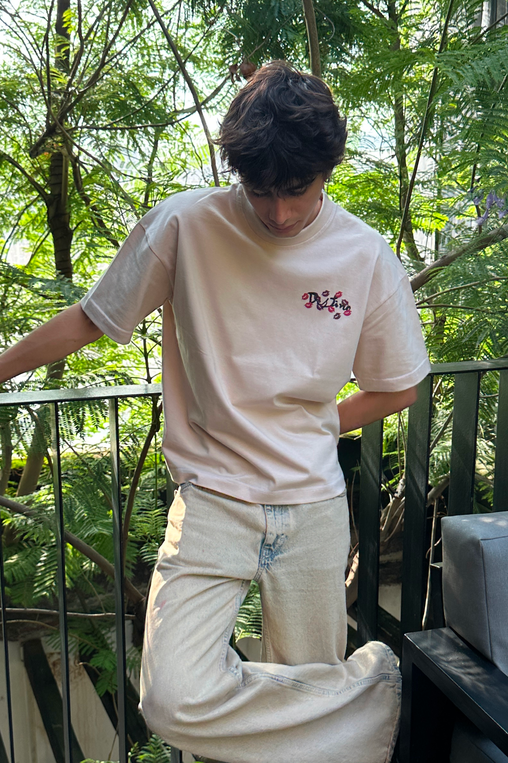 Kisses Tee Sand