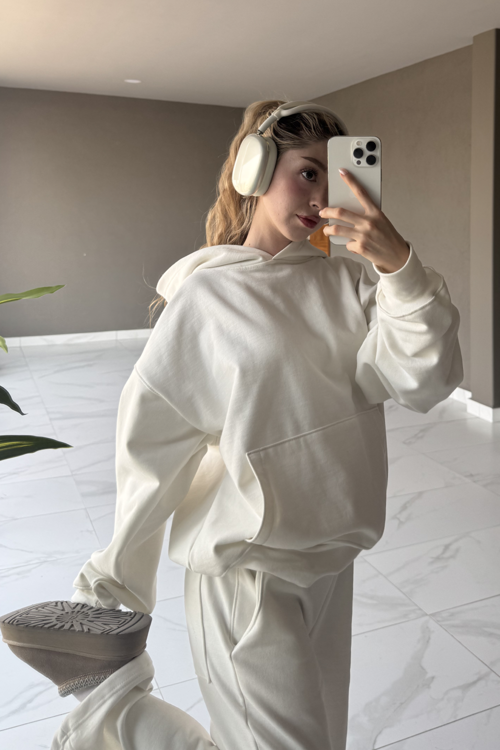 Ivory Hoodie 450 GSM