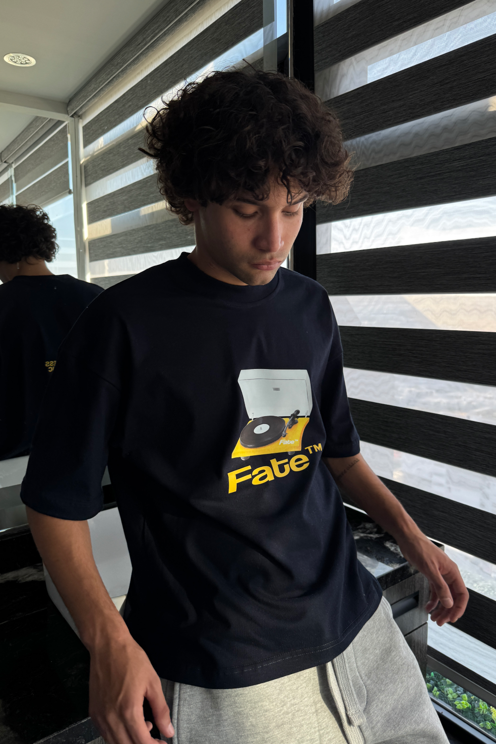 Turntable Tee Blue Navy